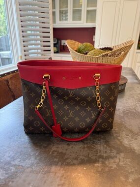 Louis Vuitton Pallas Shopper Monogram Canvas and Calfskin